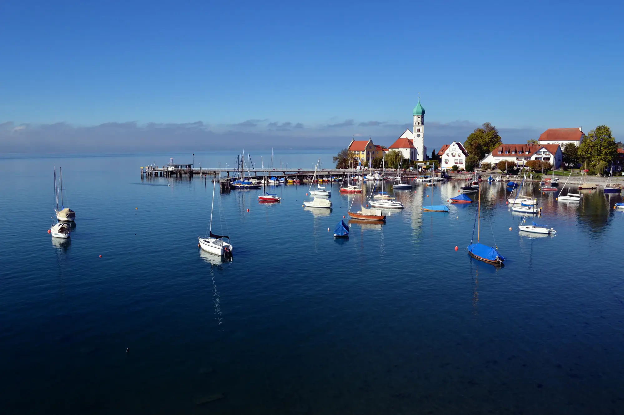 Sommerliche Bodenseestimmung bei Wasserburg
